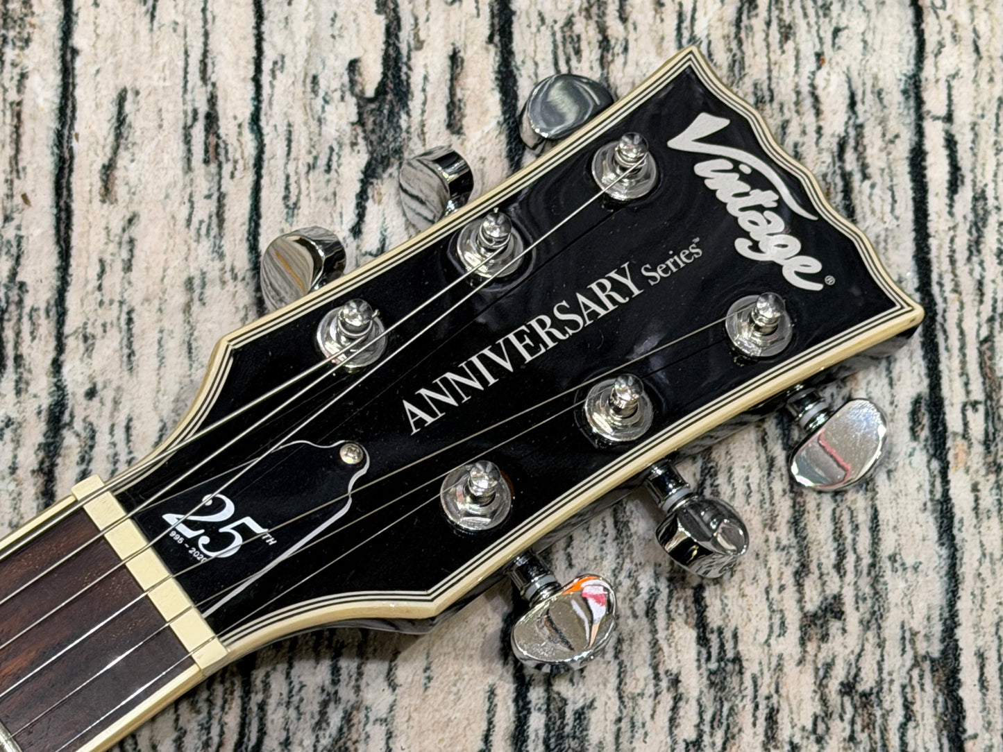 Vintage V100 limited edition - 25th Anniversary SIlverburst!