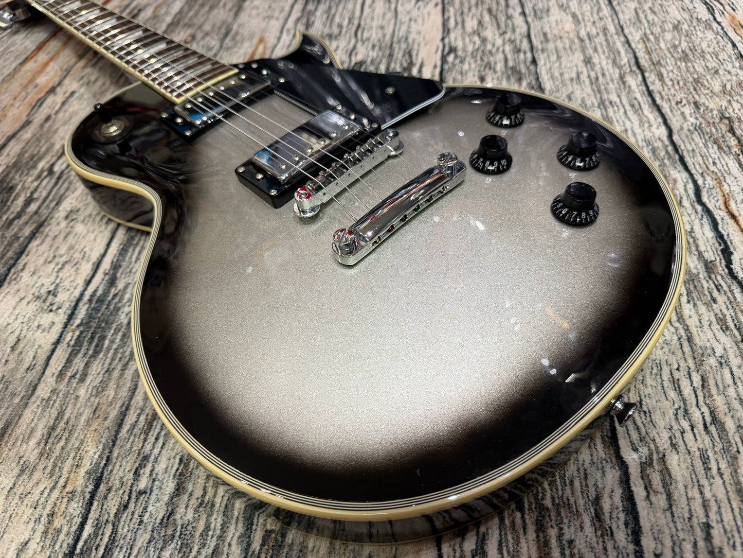 Vintage V100 limited edition - 25th Anniversary SIlverburst!