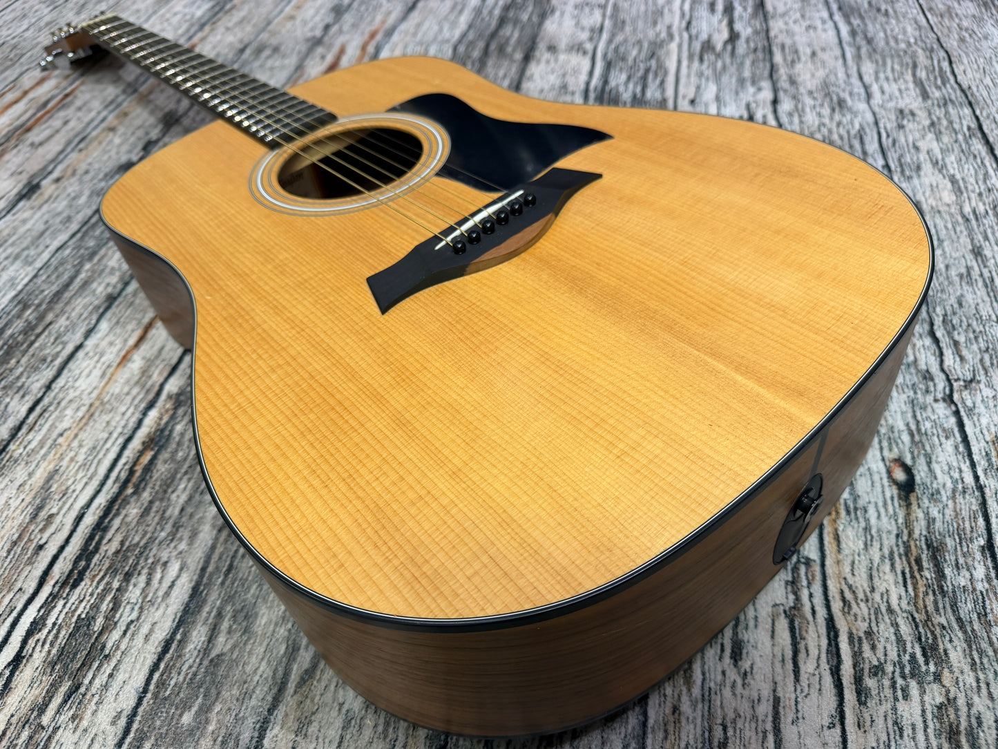 Taylor 110E electro dreadnought & case