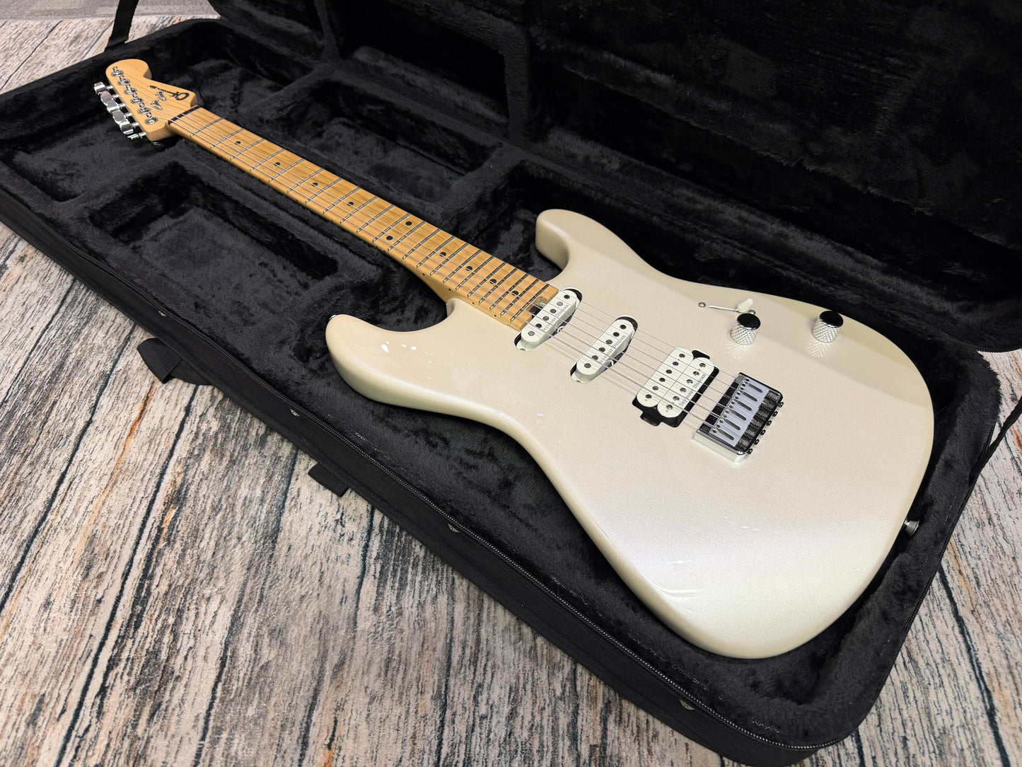 Charvel Pro-Mod San Dimas Style 1 HSS HT case, Mint example!
