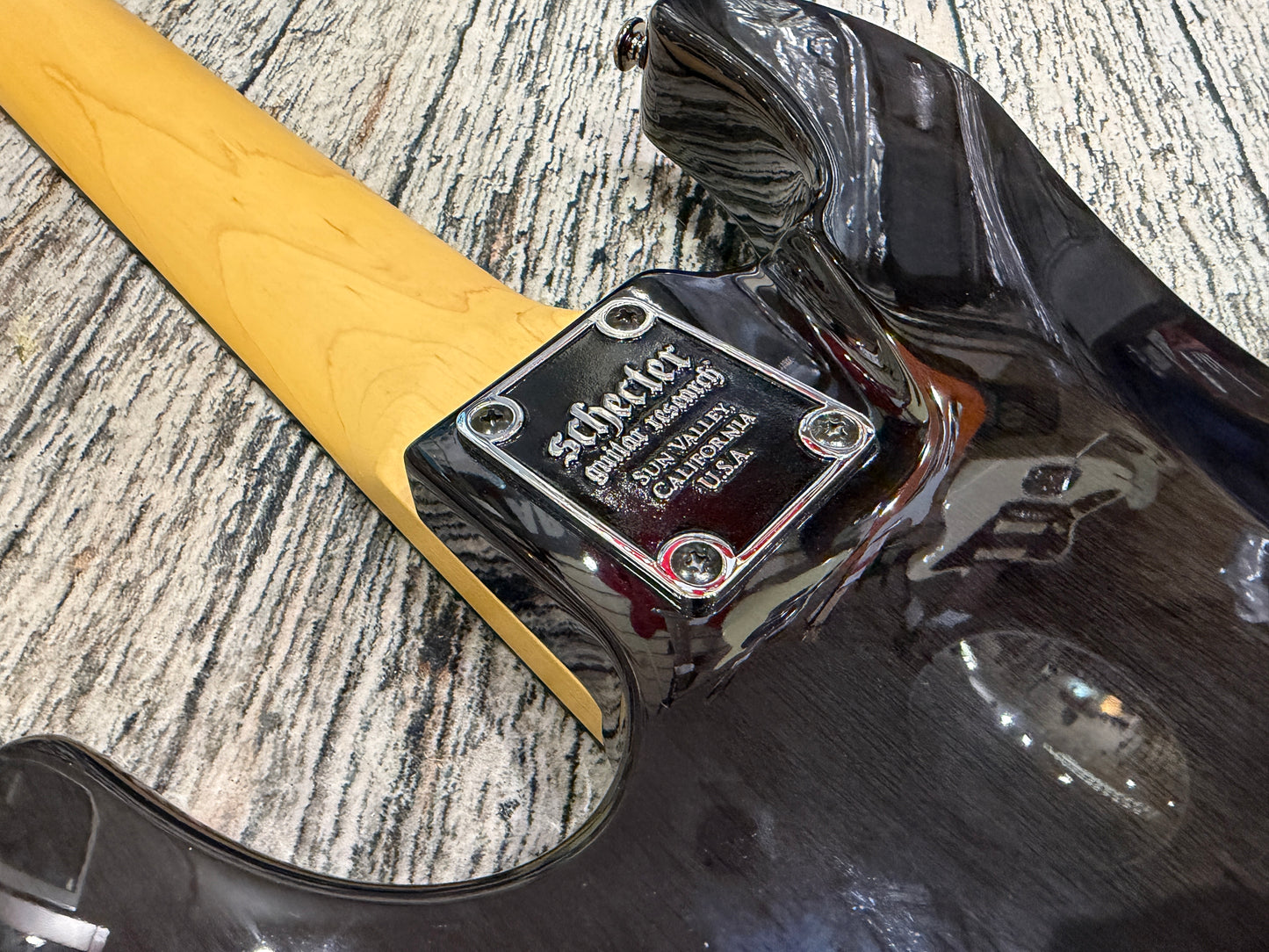 Schecter Damien Elite 8 string Active EMGs