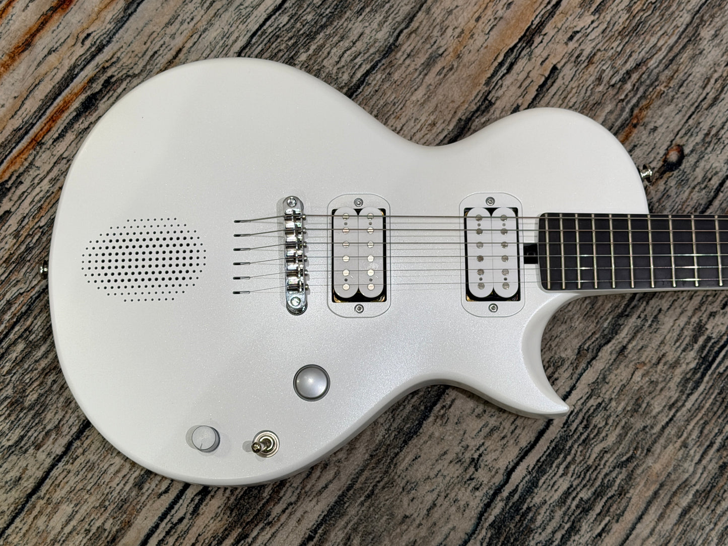 Enya Nova Go Sonic - Smart guitar with FX and built in speaker.