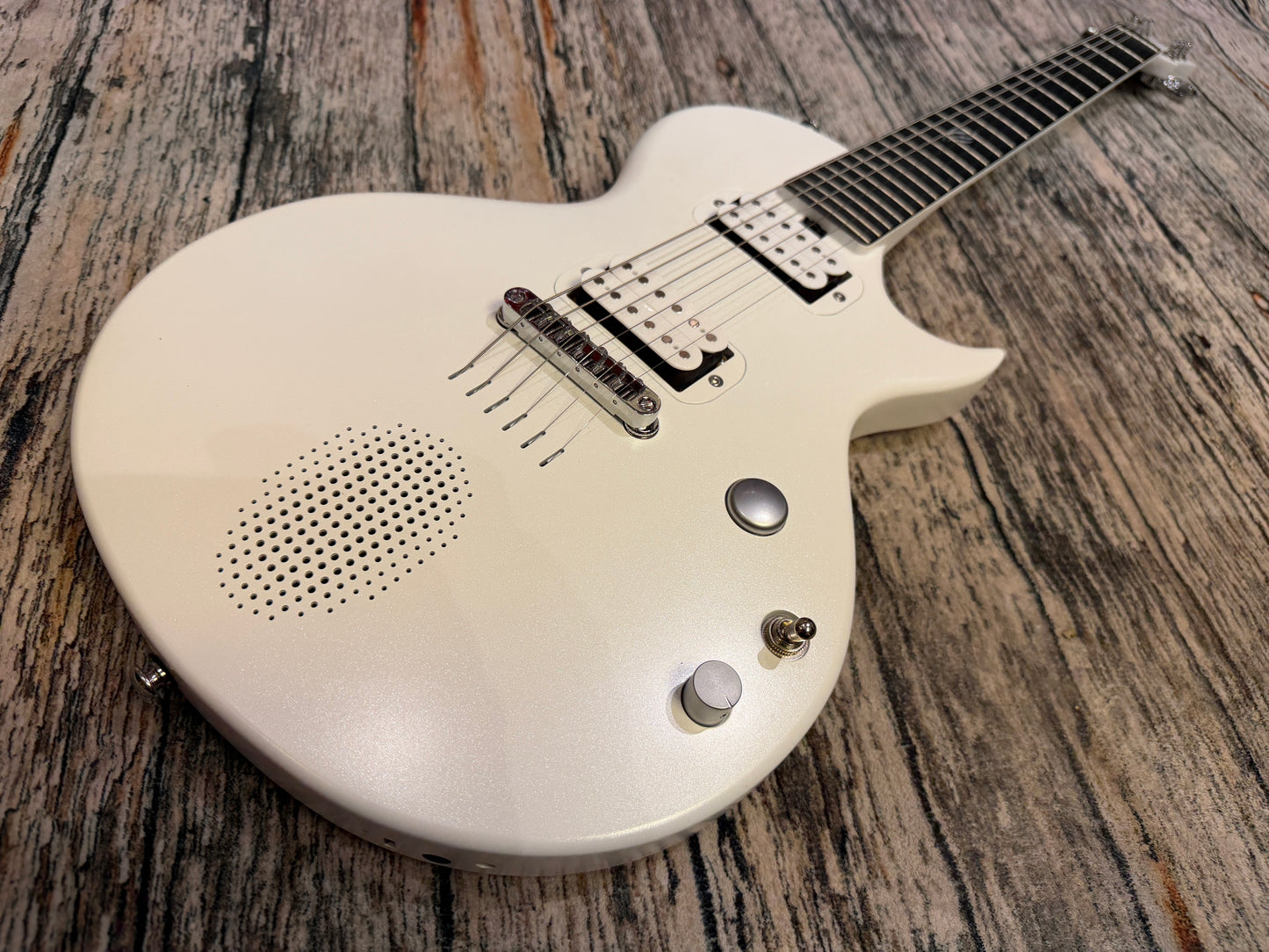 Enya Nova Go Sonic - Smart guitar with FX and built in speaker.