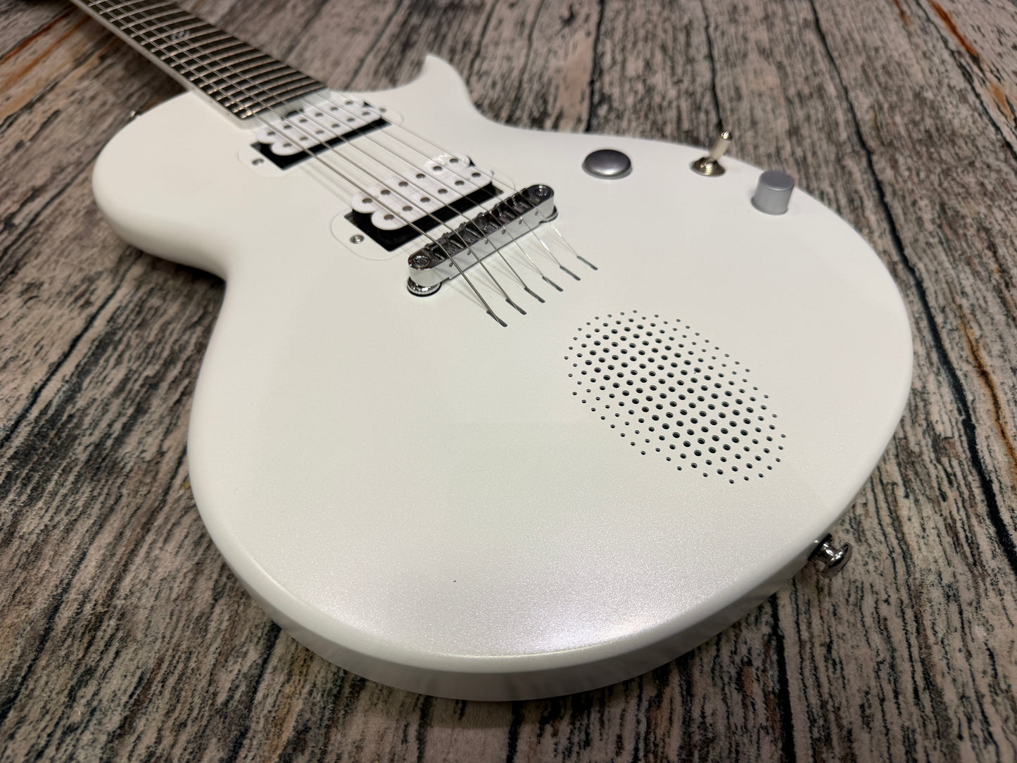 Enya Nova Go Sonic - Smart guitar with FX and built in speaker.