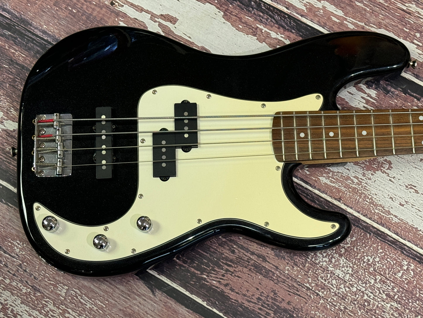 Squier Standard Series P/J Bass