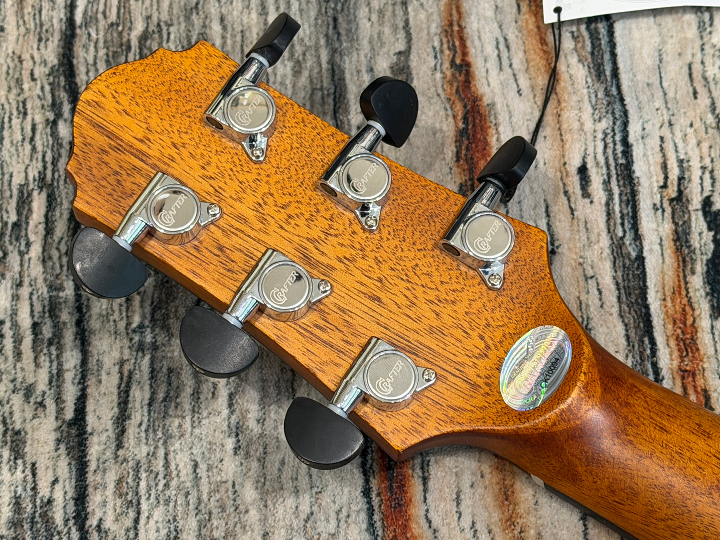 Crafter HD250−CE−N Silver Series