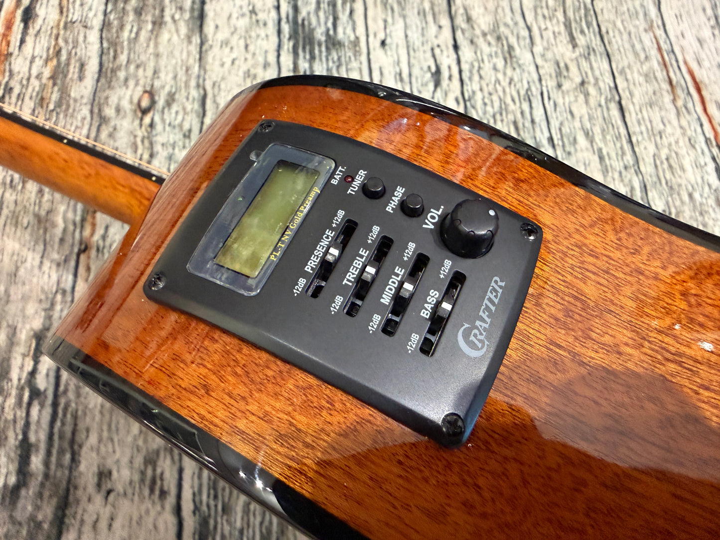 Crafter HD250−CE−N Silver Series