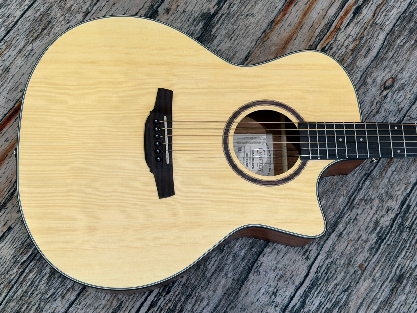Crafter HG100-CE-N cutaway electro acoustic