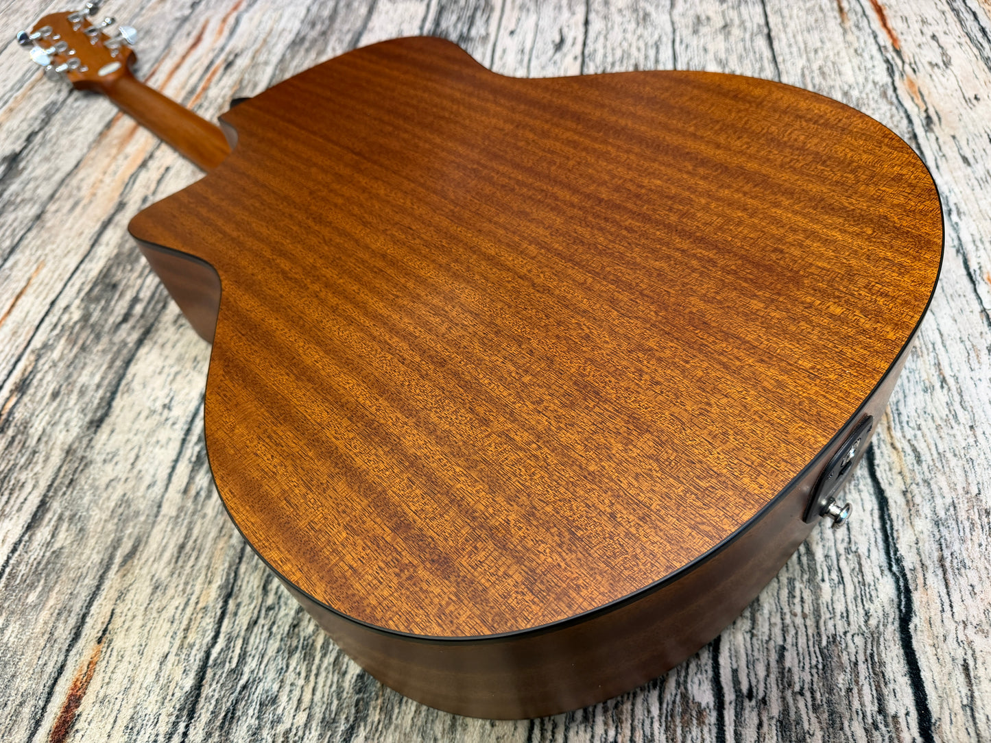 Crafter HG100-CE-N cutaway electro acoustic