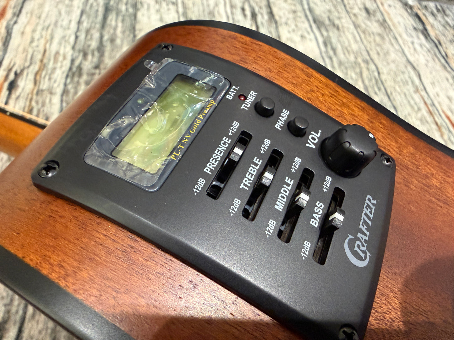 Crafter HG100-CE-N cutaway electro acoustic