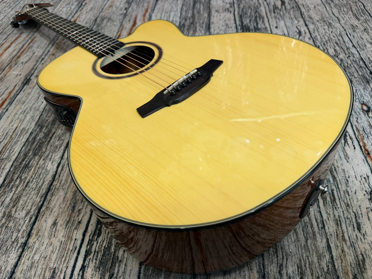 Crafter HJ250−CE−N Electro Acoustic Jumbo