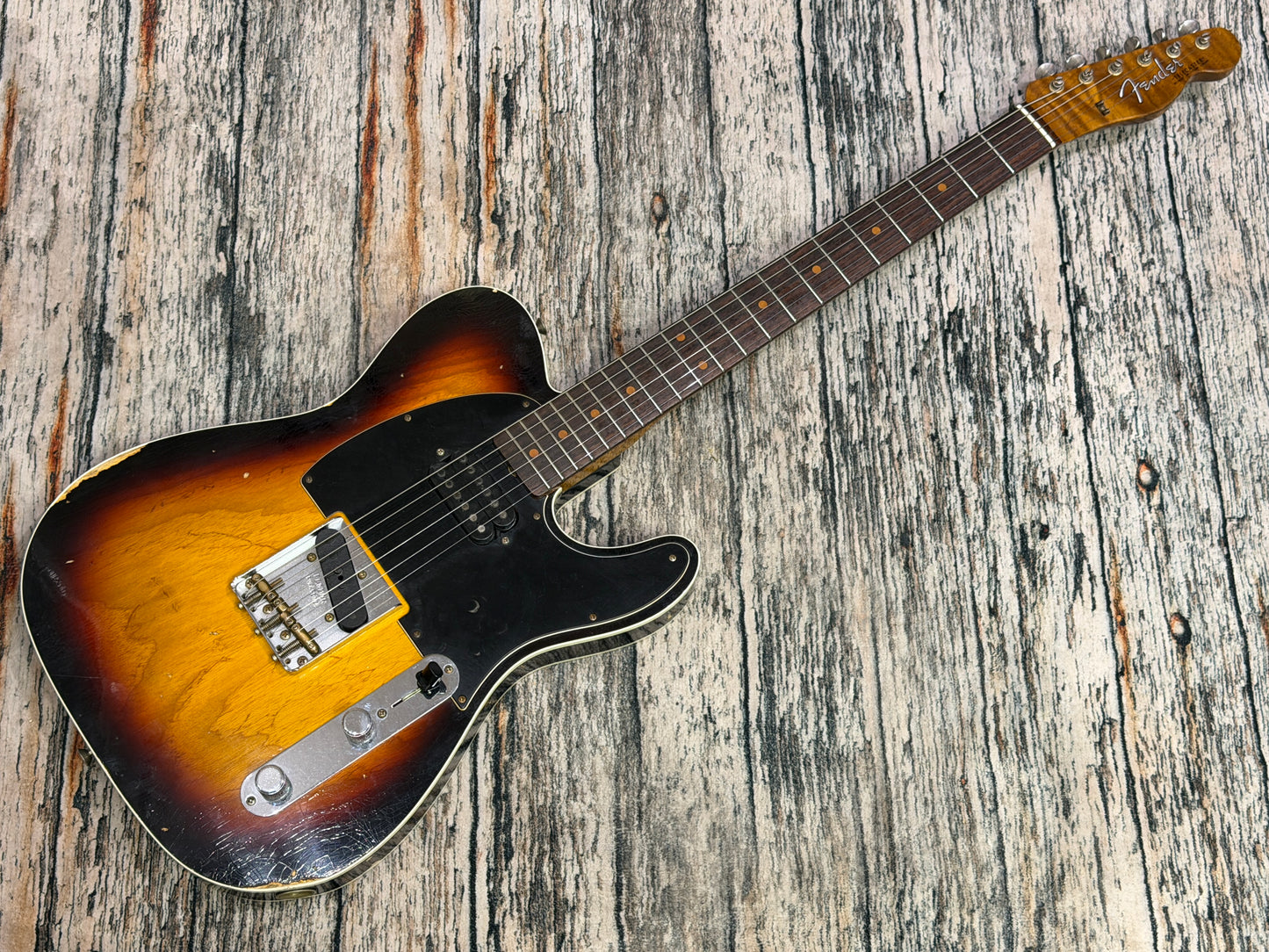 Fender Custom Shop  Limited Edition '63 Relic Sunburst Telecaster