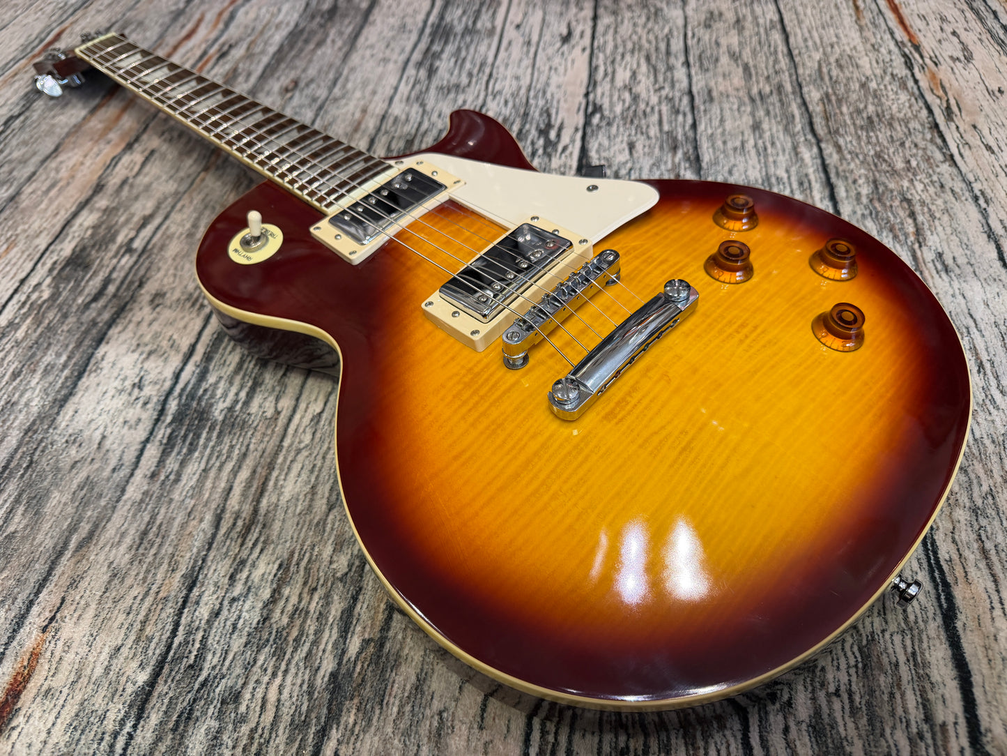 Epiphone Les Paul Standard, Sunburst