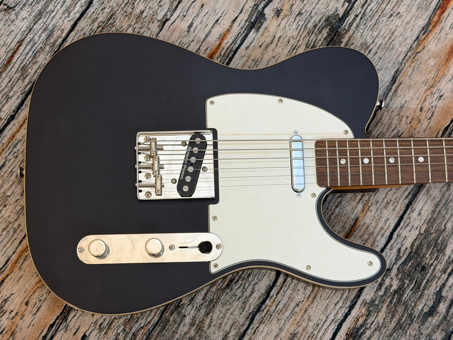 Squier Classic Vibe Bariton Custom Telecaster - Satin black Seymour Duncan loaded!