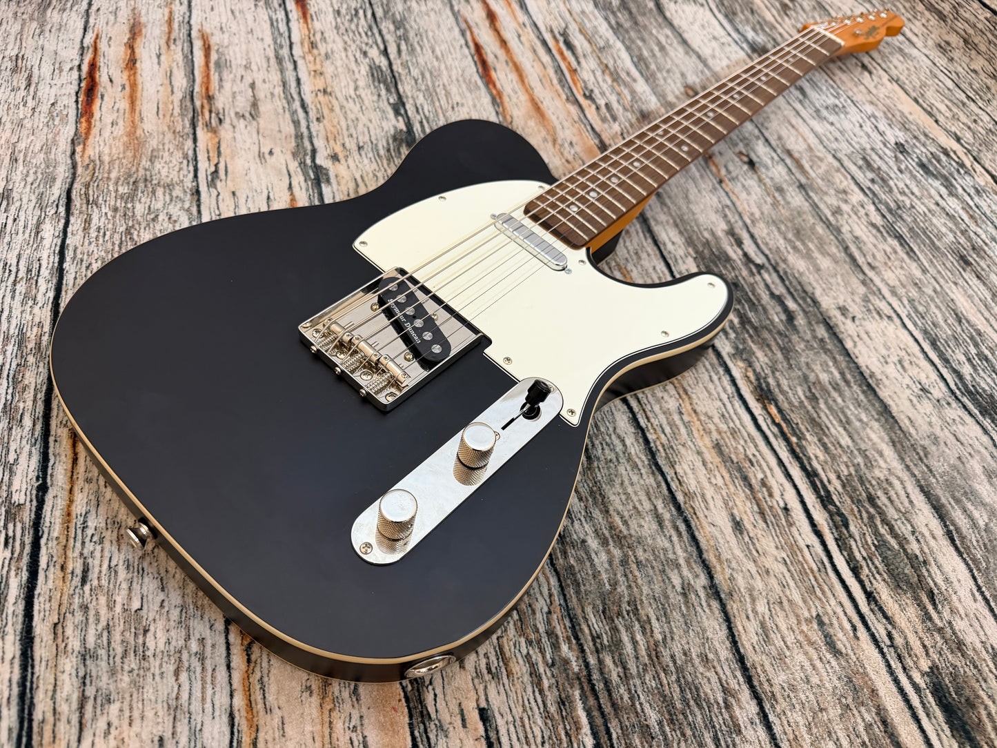 Squier Classic Vibe Bariton Custom Telecaster - Satin black Seymour Duncan loaded!
