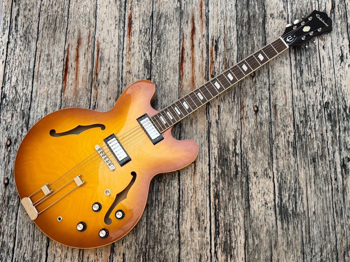 Epiphone Riviera - Royal Tan - Frequensator Tail