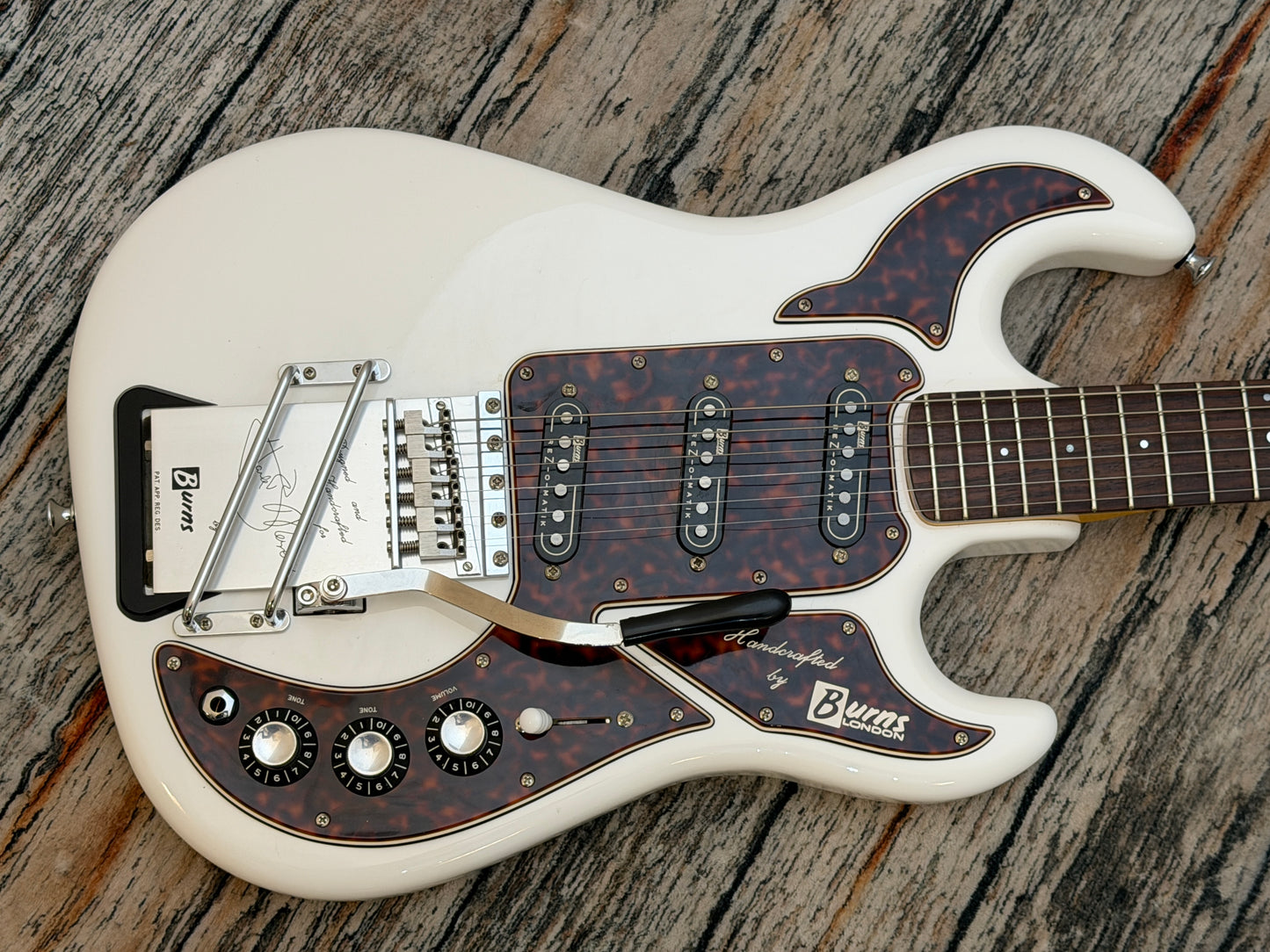 Burns "Made in England" Hank Marvin signature "The Legend" model 1990s