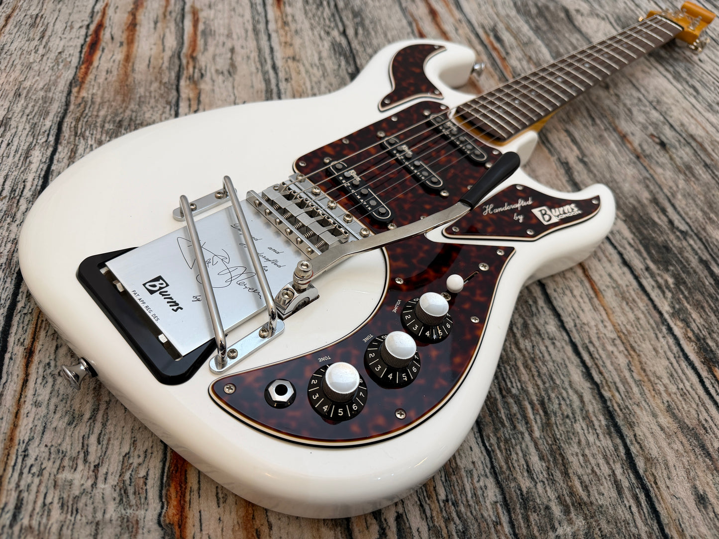 Burns "Made in England" Hank Marvin signature "The Legend" model 1990s