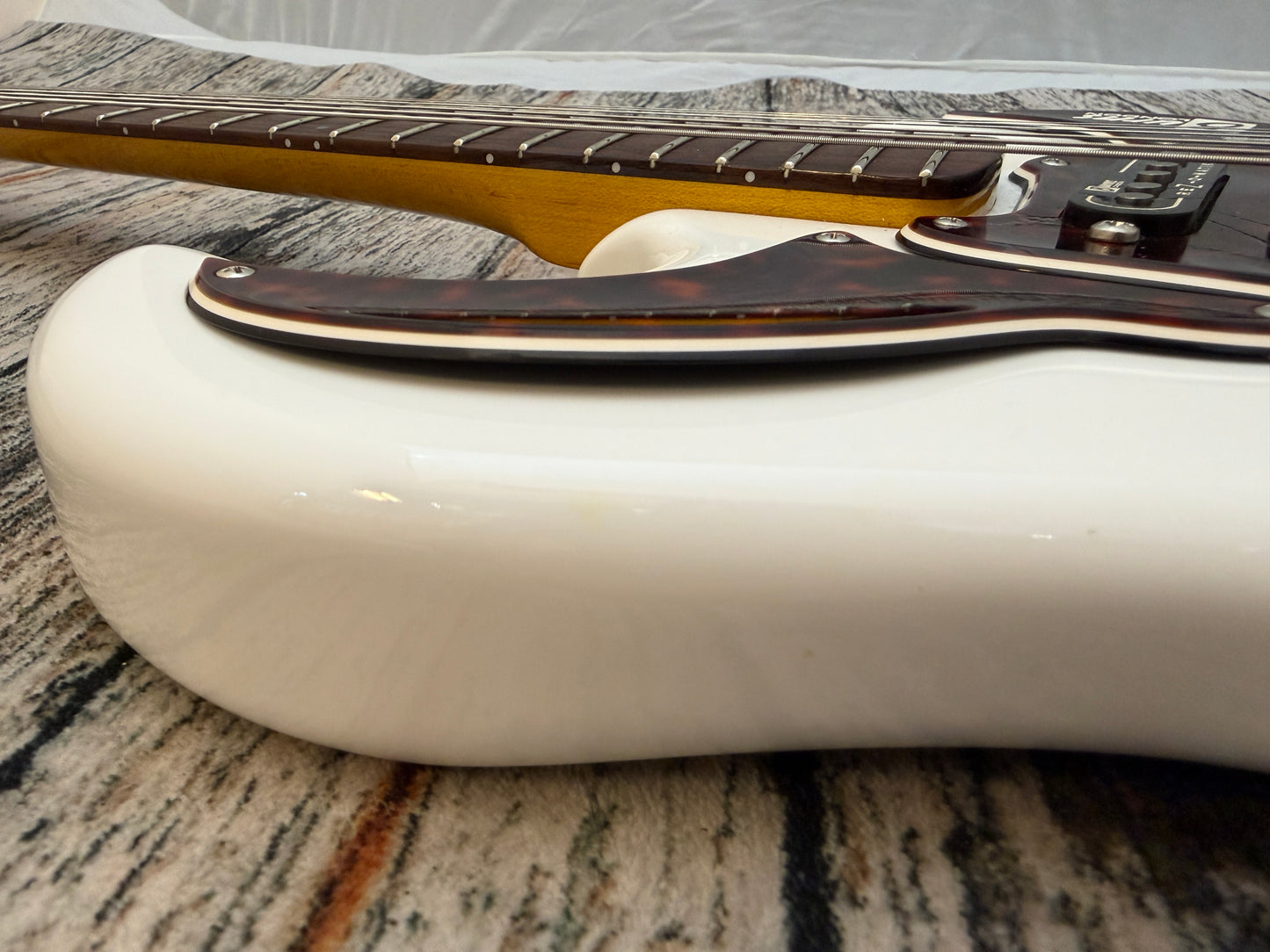 Burns "Made in England" Hank Marvin signature "The Legend" model 1990s