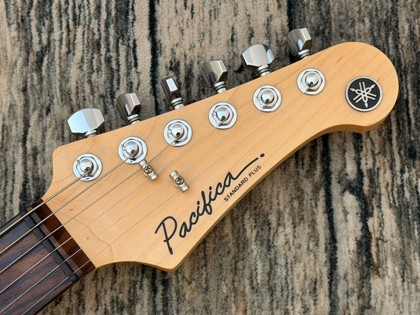 Yamaha Pacifica Standard plus PACS+12M Sparkle Blue