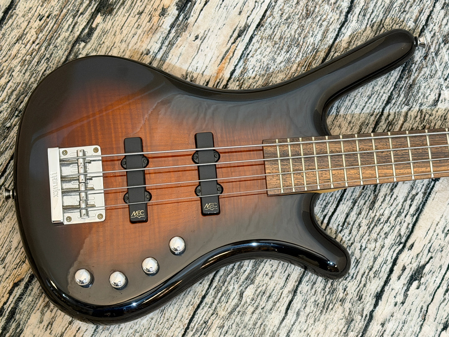 Warwick Rockbass Corvette Basic 4 string Almond Sunburst