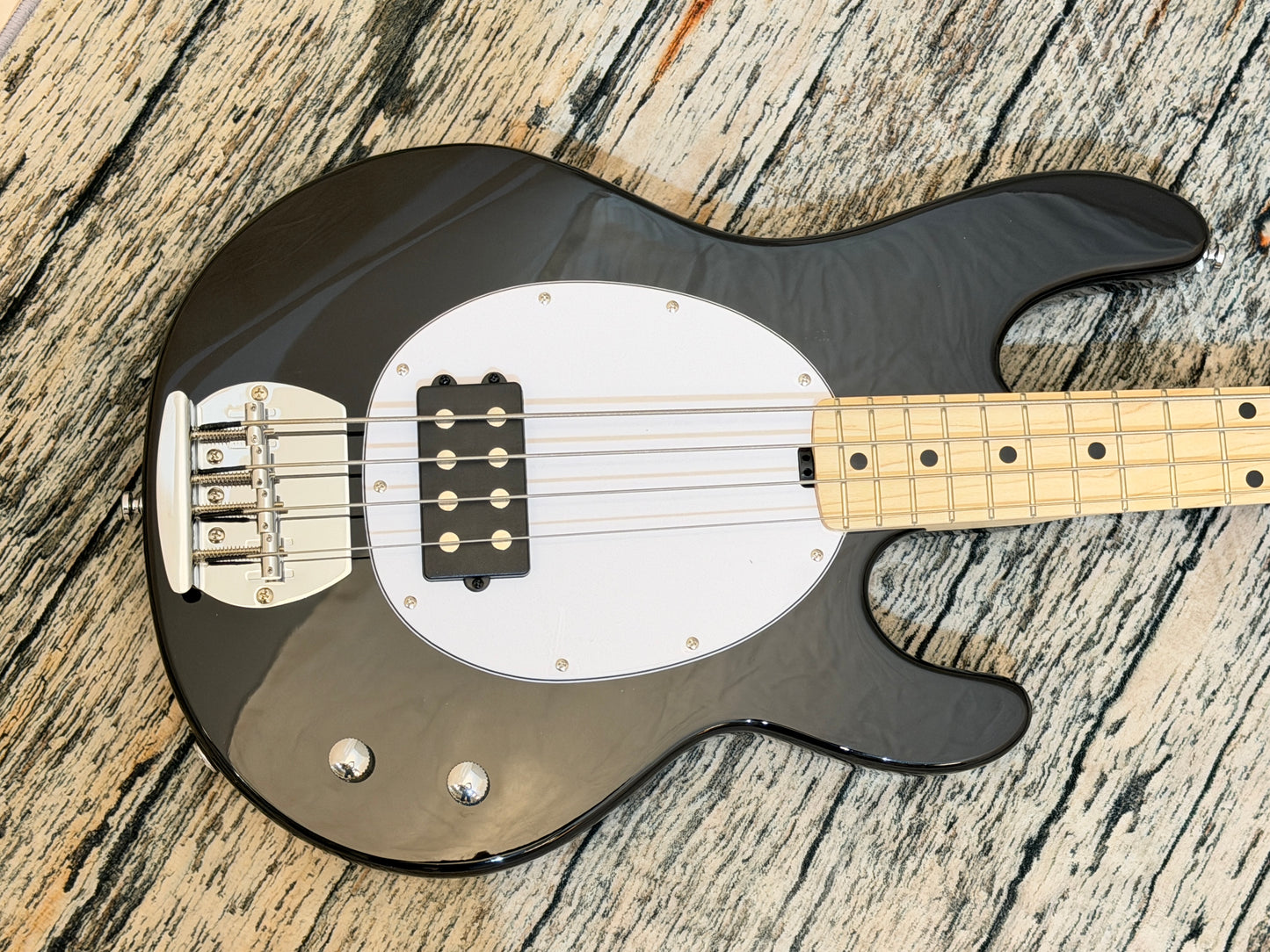Sterling Stingray Intro series - Ray 2 bass