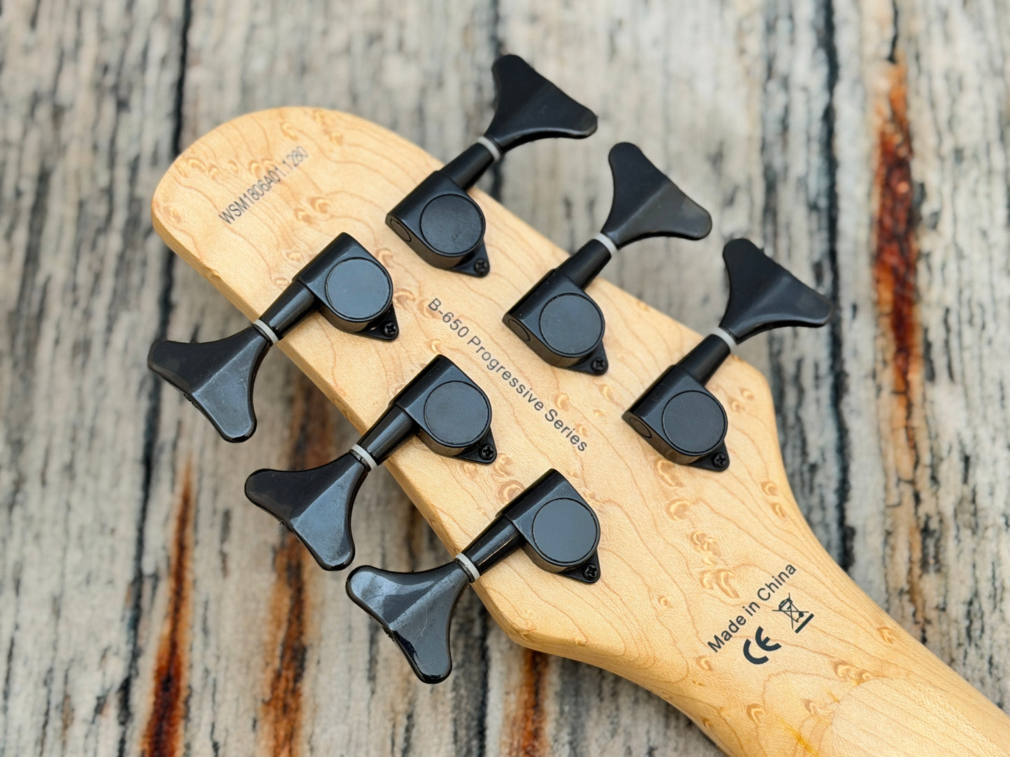 Harley Benton B-650 Progressive Series 6 string bass