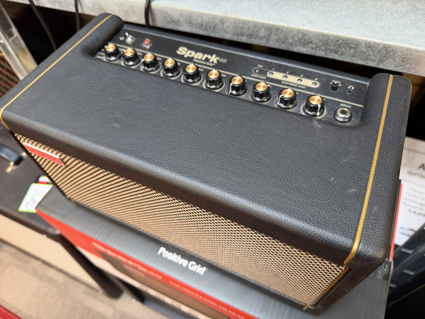 Positive Grid Spark 40 - Modelling guitar combo