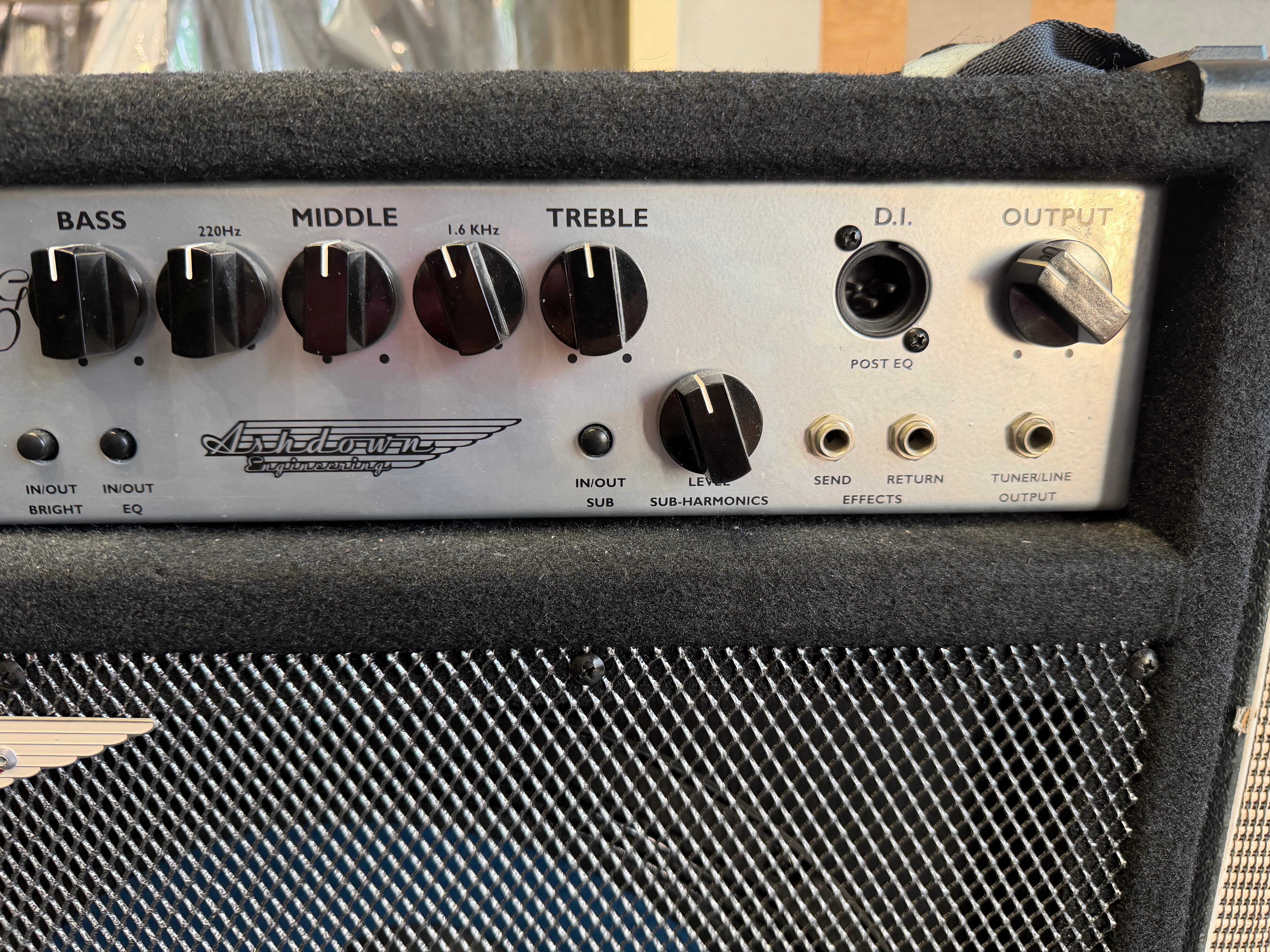 Ashdown MAG300 Bass combo - 300w 1 x 15