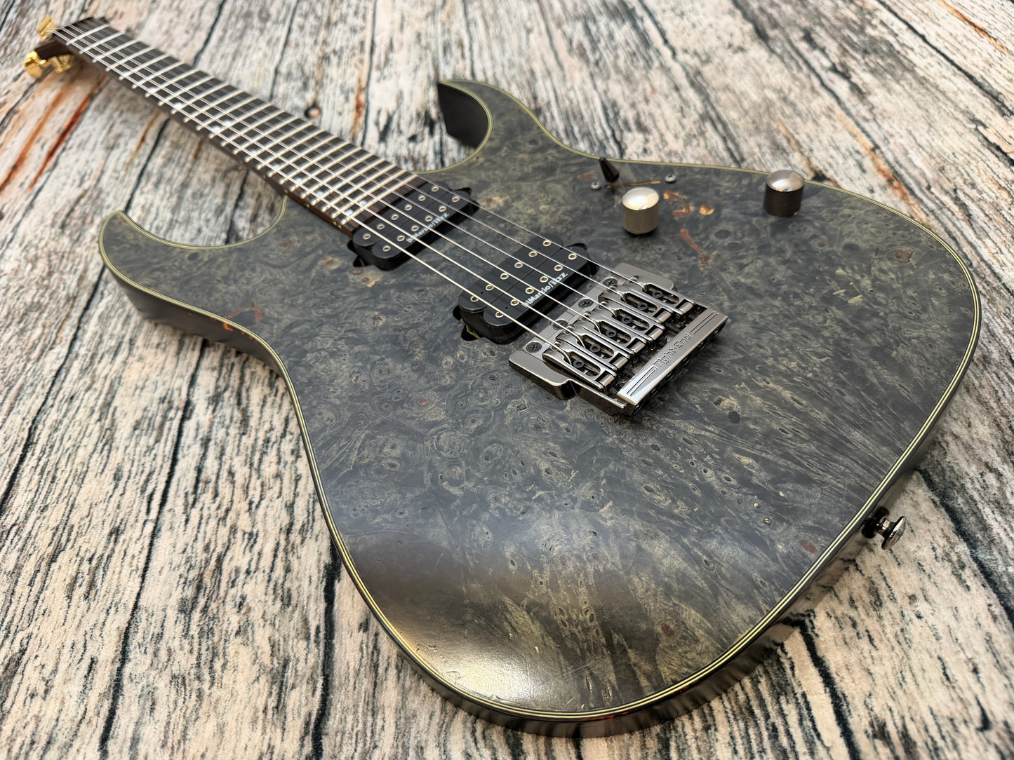 Ibanez Premium RG921W-BB with case