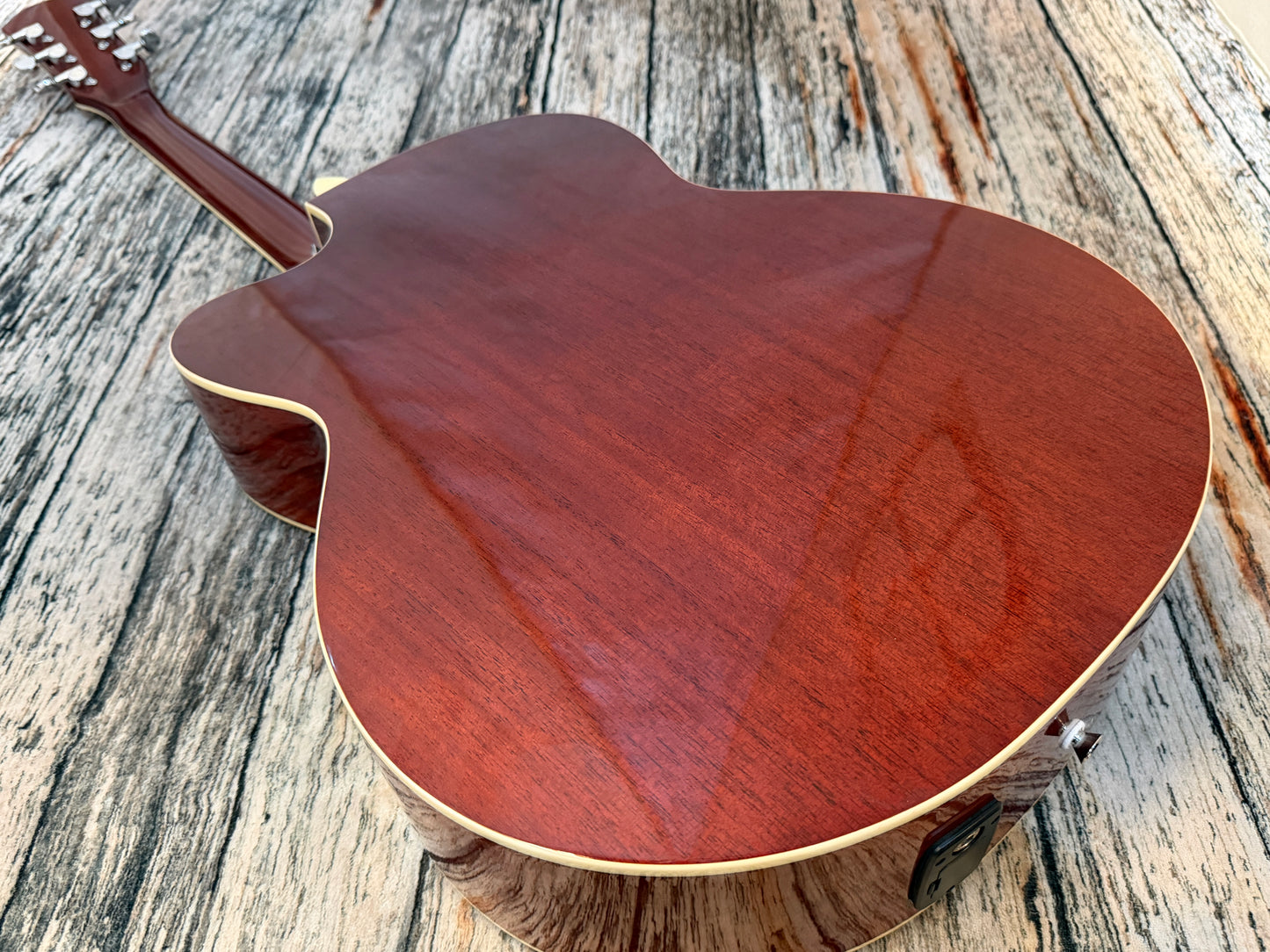 Sire Larry Carlton A3