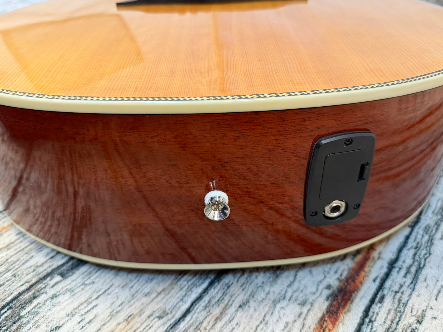 Sire Larry Carlton A3