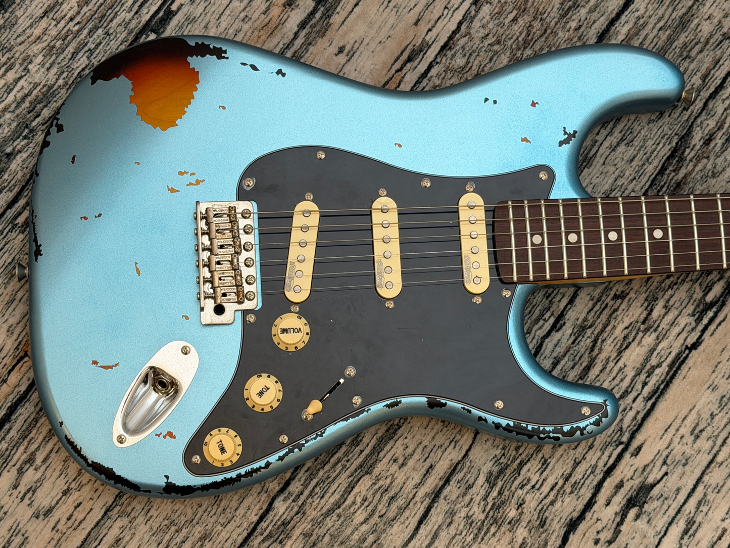 Vintage Icon V6 - Gun Hill Blue over sunburst.