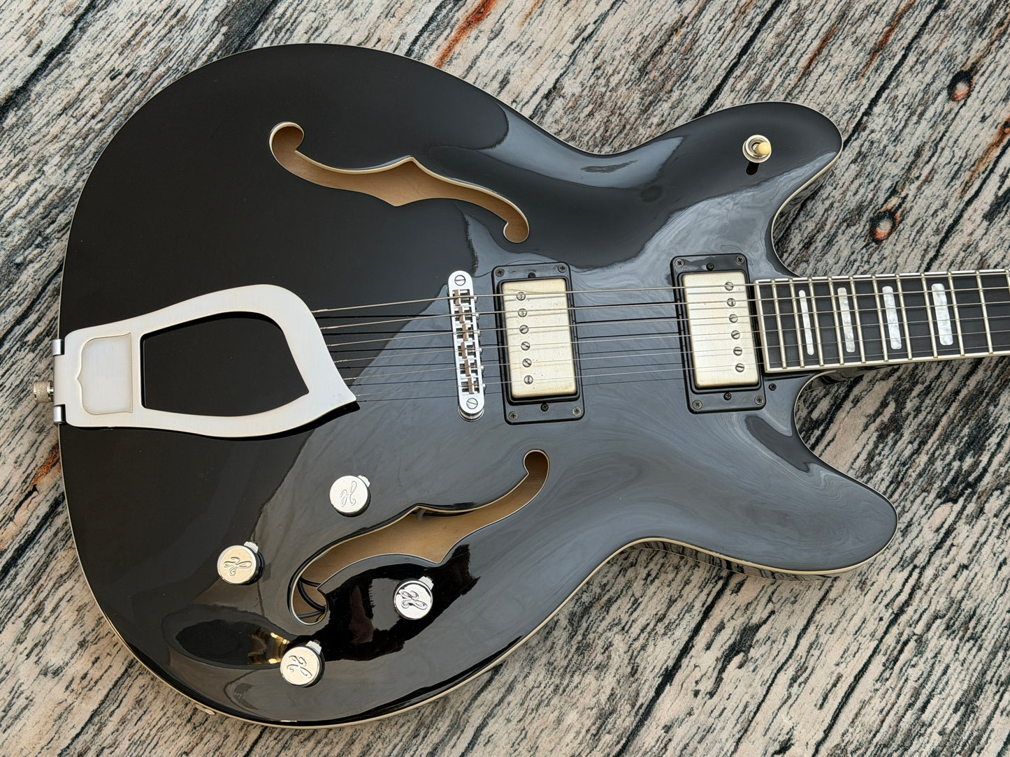 Hagstrom Super Viking Upgraded - with added hard case