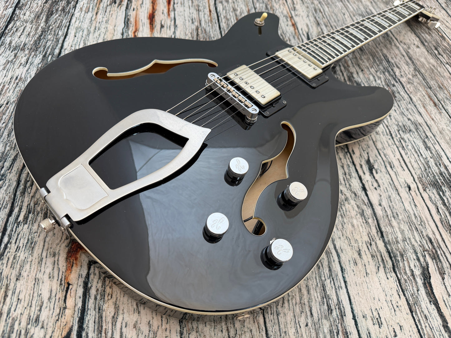 Hagstrom Super Viking Upgraded - with added hard case