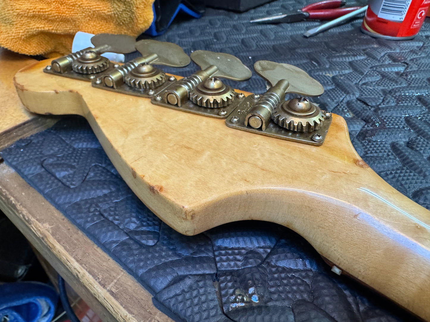 Fender Musicmaster Bass 1978 - Refinished body