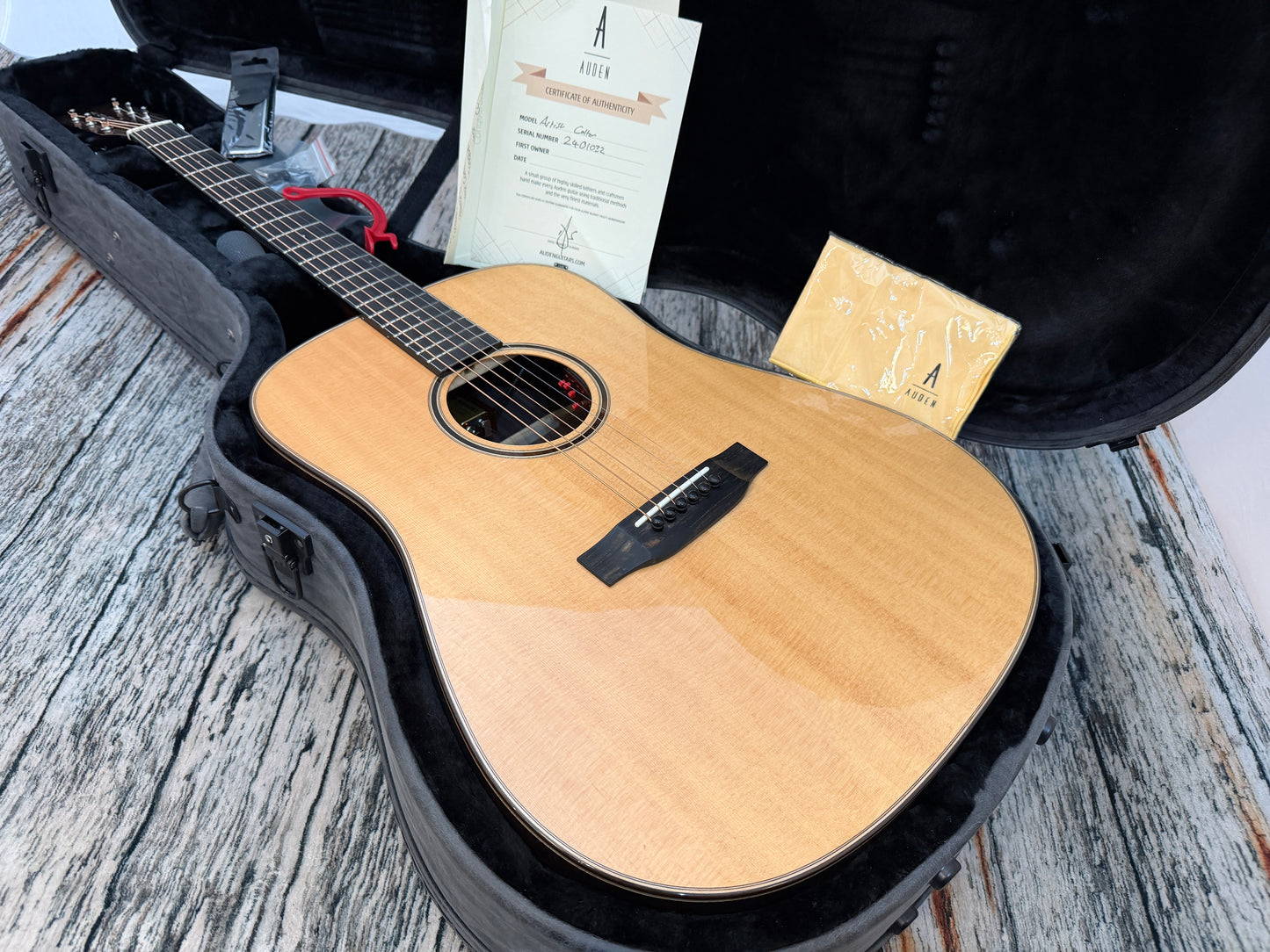 Auden Colton Spruce/Rosewood all solid electro dreadnought & Deluxe hard case.