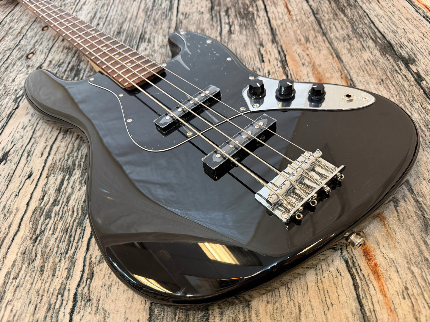 Aria STB JZ Black on Black, rosewood neck