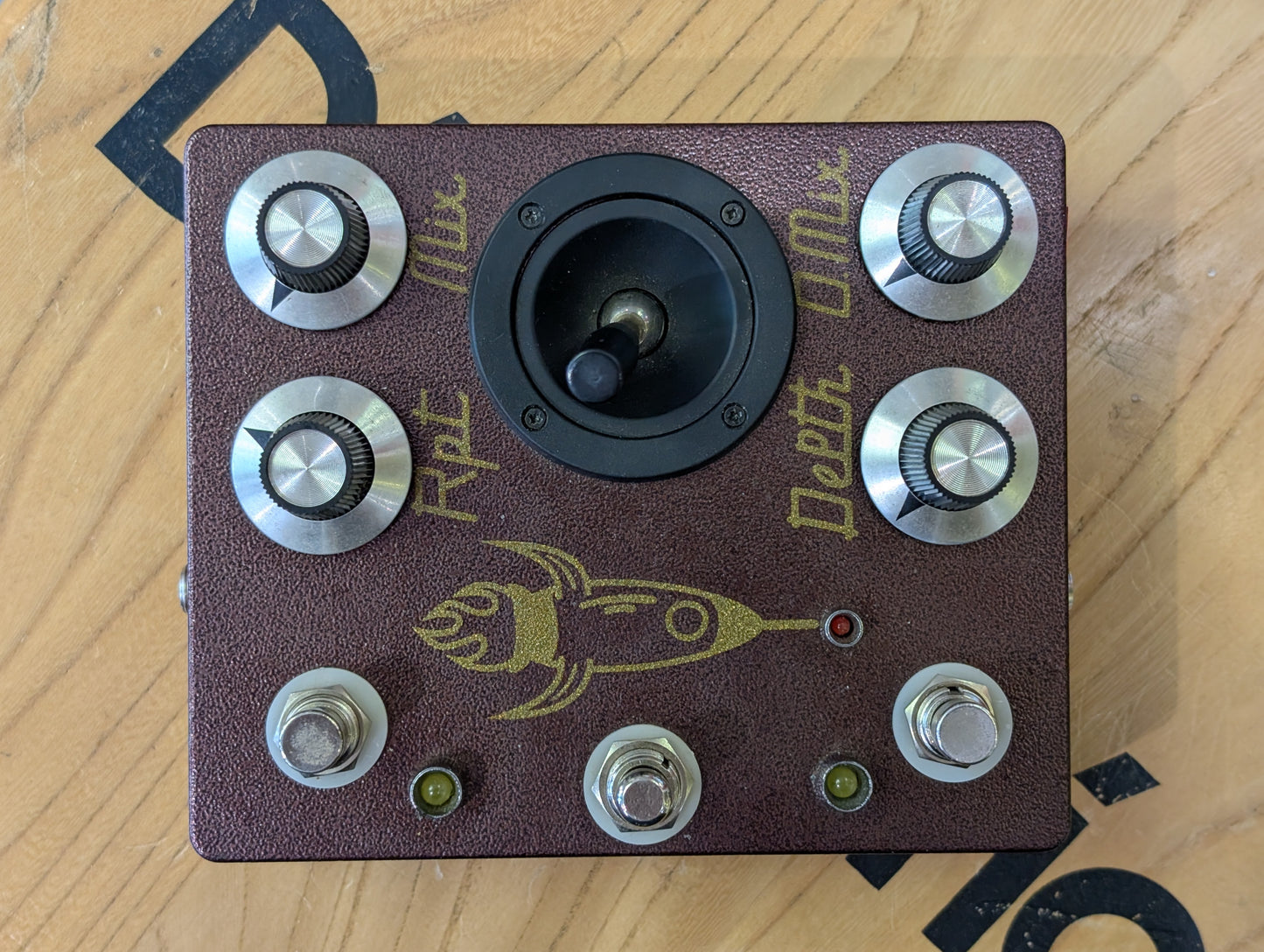 Hungry Robot The Kármán Line Joystick Delay (Pre-owned)
