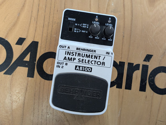 Behringer AB100 Instrument/Amp Selector (Pre-owned)