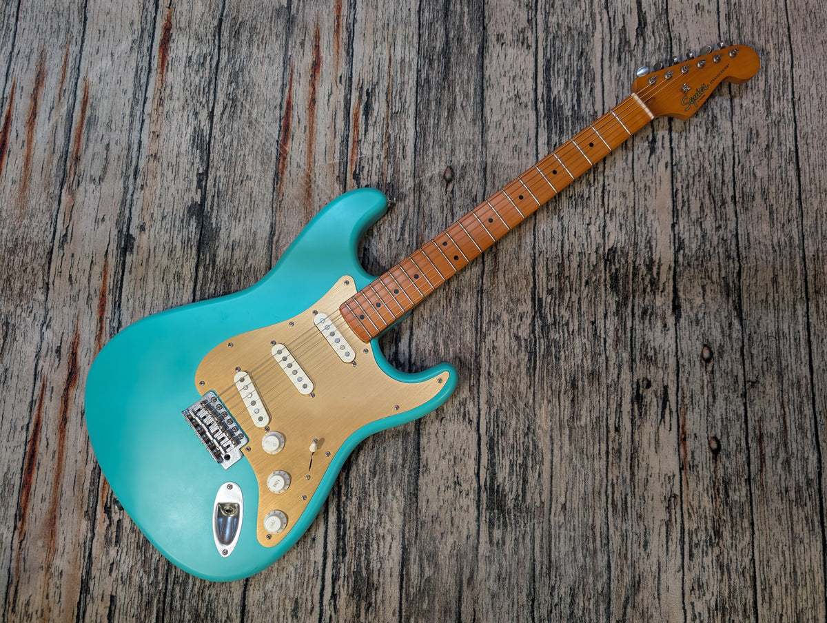Squier 40th Anniversary Strat Vintage Edition - Satin Sonic Blue