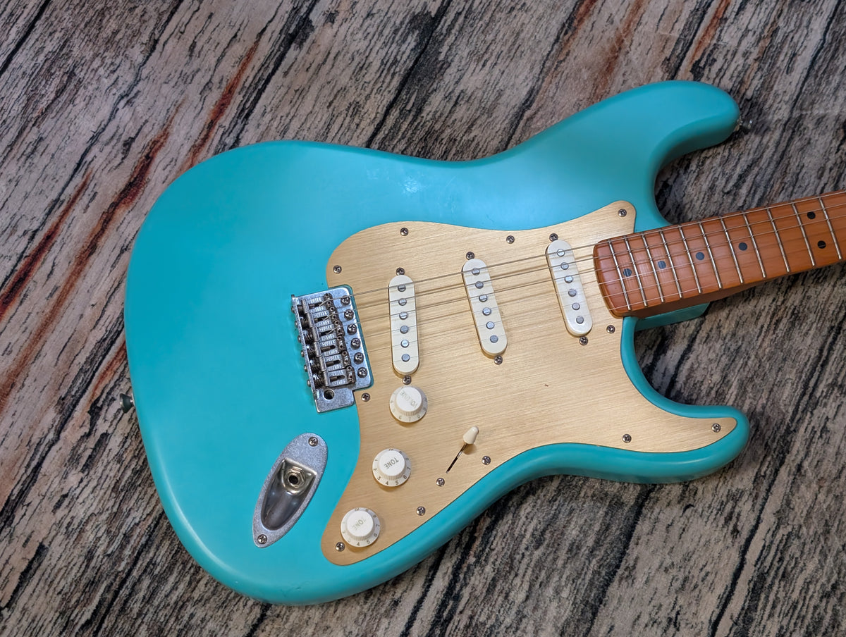 Squier 40th Anniversary Strat Vintage Edition - Satin Sonic Blue