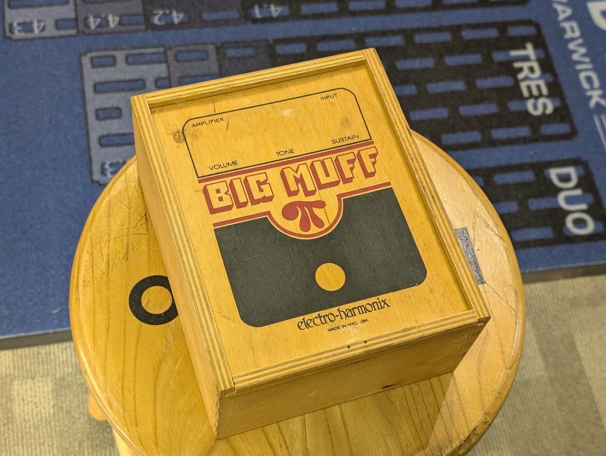 Electro Harmonix Big Muff Pi Early 2000's Wooden Box EC3003-A (Pre-owned)